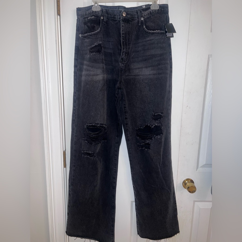 FASHION NOVA Black 90’s Loose ripped straight leg jeans. NEW WITH TAGS! Size 15